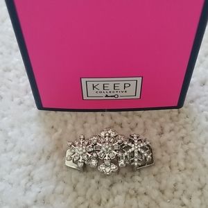 KEEP silver snowflakes